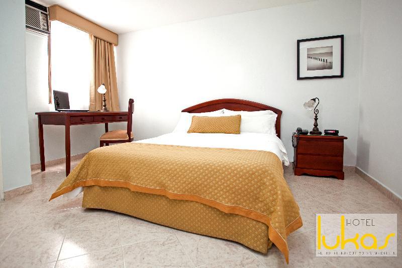 Hotel Lukas Медельин Экстерьер фото