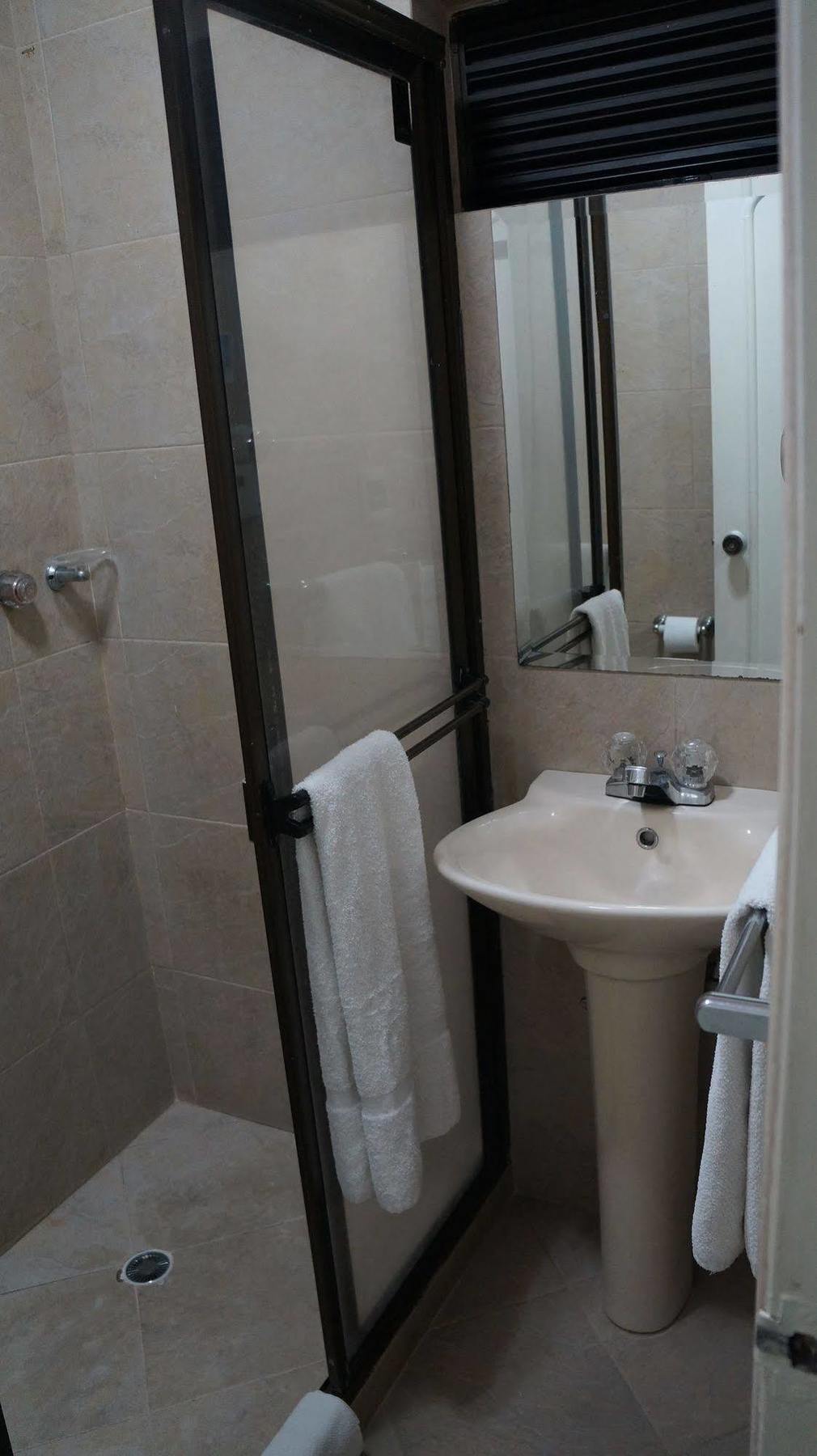 Hotel Lukas Медельин Экстерьер фото